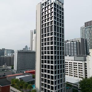 Executive King Studio